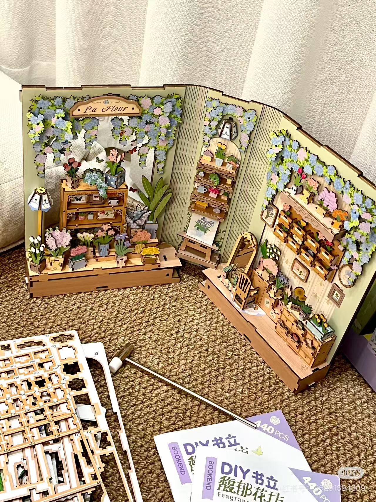 DIY Miniature Dollhouse
Rolife Cutebee HYUKBI DIY Booknook Dollhouse Kit 3D Wooden Puzzle
Micro Building Blocks Set
Blindbox plush cute toy