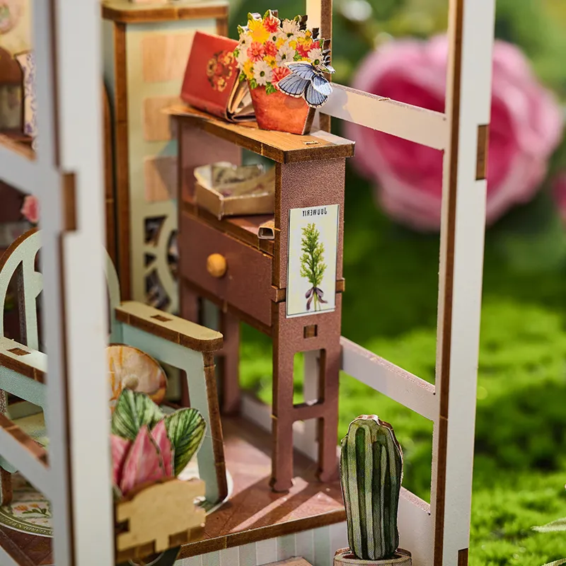 DIY Miniature Dollhouse
Rolife Cutebee HYUKBI DIY Booknook Dollhouse Kit 3D Wooden Puzzle
Micro Building Blocks Set
Blindbox plush cute toy