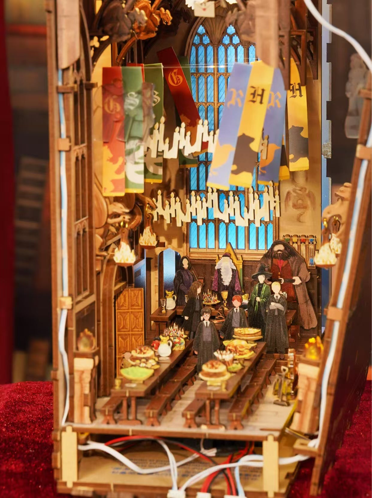 DIY Miniature Dollhouse
Rolife Cutebee HYUKBI DIY Booknook Dollhouse Kit 3D Wooden Puzzle
Micro Building Blocks Set
Blindbox plush cute toy
