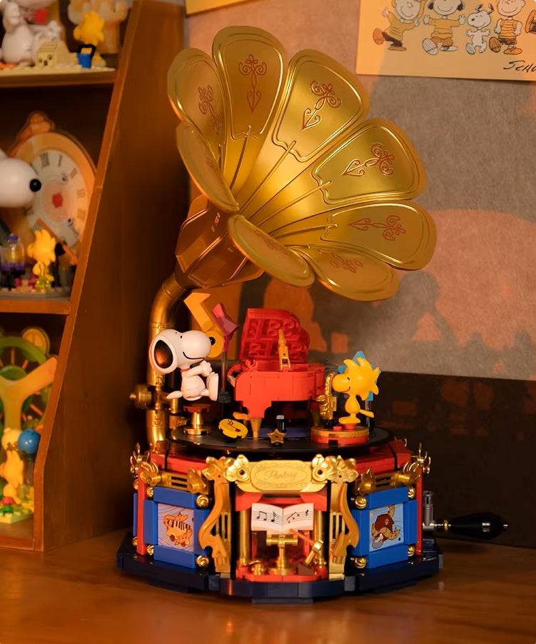 Snoopy Phonograph